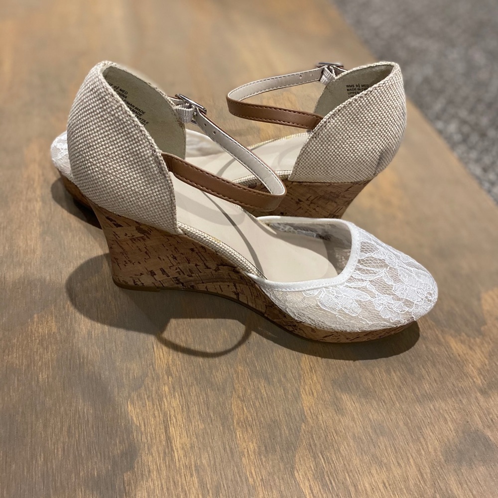 Apt. 9.5 wedge heels